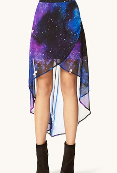 Galaxy skirt...I love this so much. Galaxy Skirt, Galaxy Outfit, Galaxy Dress, Galaxy Fashion, Galaxy Print, Girls Fashion Clothes, Teen Fashion Outfits, Teen Fashion, Lany