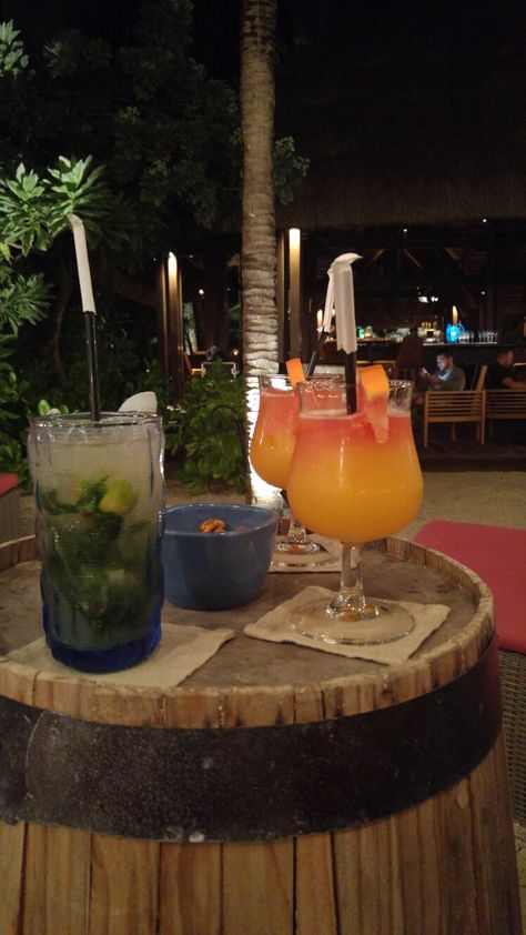 Mauritius At Night, Beach Night Party, Dinner Date Aesthetic, Mauritius Beach, Mauritius Hotels, Mauritius Holiday, Medicine Snaps, Service Excellence, Mauritius Island