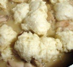 Fluffy Dumpling Recipe, Chicken And Dumplin Recipe, Dumplin Recipe, Easy Dumplings Recipe, Homemade Dumplings Recipe, Flour Dumplings, Easy Dumplings, Chicken Dumplings Recipe, Homemade Chicken And Dumplings