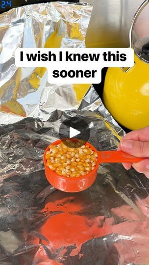 Cooking Popcorn, Popcorn Recipes Easy, Popcorn Toppings, How To Make Popcorn, Diy Popcorn, Stovetop Popcorn, Frosty Recipe, Camping Hacks Food, Camping Snacks