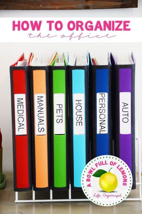 Want to make your house more organized? Here you'll find an awesome list of ways you can do just that. You may just want to start organizing everything after this, so be warned! Diy Organizer, Clever Organizer, Organisation Hacks, Organizing Hacks, Ideas Para Organizar, Diy Office, Organization Diy, Home Management, Home Organisation