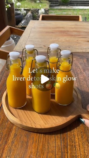 21-Day Green Smoothie Diet 🇺🇸 on Instagram: "🤩🔥 LIVER DETOX & SKIN GLOW SHOTS  👉 Type "Shot" If You Want To Get Detailed Recipe  💝 21-Day Smoothie Detox provides simple detox smoothie recipes to help you change your waist effectively⚡  👉 Follow @21smoothiedetox to get daily recipes  #detoxsmoothie #detox #detoxing #detoxwweightloss #detoxforwweightloss #detoxforbody #smoothiediet #smoothieweightloss #3daydetox #detoxforweightloss #smoothierecipes #greensmoothie #smoothiedetox #smoothies21diet #weightlossdrinks #weightlosssmoothie #ginger #turmeric" Liver Wellness Shots, Diy Cleanse Drink, Shots Recipes Healthy, Healthy Shot Drinks, Liver Shots Recipe, Liver Cleanse Juice Recipes, Homemade Dose Liver Shots, Daily Health Shots, Liver Healthy Meals