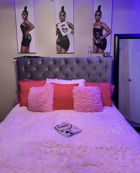 Pink Room Baddie, Black Barbie Room Decor, Black Girls Room Bedroom Ideas, Black Girls Bedroom Ideas, Pink Black Room Decor, Grown Women Room Ideas, Black Women Room Ideas, Pink And Black Room Decor Ideas, Black Pink Room Ideas