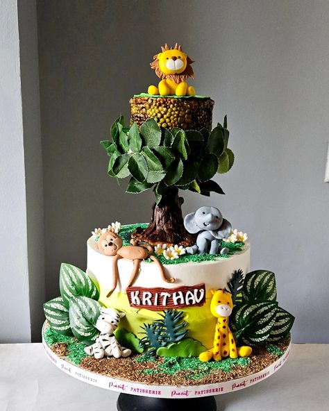 Cake in motion !! A jungle Theme cake with revolving tier.. A whipped cream cake with one rotating tier and handmade edible animals. Order your next show stopper cake from @pinkfrost_patisserie #revovlvingcake #rotatingcake #animalthemecake #junglethemecake #pinkfrost_patisserie #pinkfrost_minicakes #kidscake #CakeVideos ##cakeforkids #noidahomebaker #noidabakery #customisecakesinnoida #designercakesinnoida #noida Jungle Theme Cake, Whipped Cream Cake, Rotating Cake, Jungle Theme Cakes, Showstopper Cakes, Creative Birthday Cakes, Creative Birthday, Cake Videos, Theme Cake