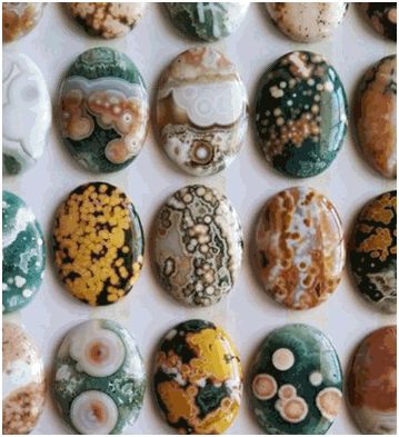 Urbane Kunst, Pretty Rocks, Crystal Healing Stones, Beautiful Rocks, Rock Collection, Mineral Stone, Minerals And Gemstones, Rocks And Gems, Ocean Jasper