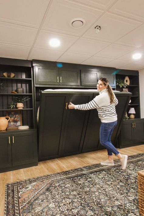 DIY Built-in Murphy Bed (And how they're styled!) Built In Murphy Bed, Bed With Bookshelves, Desk Renovation, Guest Bedroom Home Office, Diy Built In, Murphy Bed Kits, Custom Shelves, Horizontal Murphy Bed, Bookshelf Bed