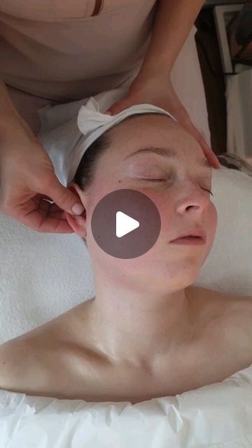 Head Massage Techniques, Facial Massage Techniques, Massage Training, Face Massage Techniques, Face Exercises, Facial Muscles, Head Massage, Face Massage, Massage Techniques