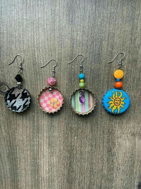 Recycled Crafts For Adults, Upcycled Earrings Diy, Recycled Earrings Diy, Trash Earrings, Alt Accessories Diy, Can Art Ideas, Diy Jewelry Recycled, Craft Fair Ideas To Sell, Pill Bottle Crafts