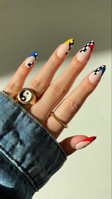 Racing Nails, Nails And Rings, Grad Nails, Nail Glam, Swirl Nails, Fab Nails, Thanksgiving Nail Designs, Nails Trend, Retro Nails