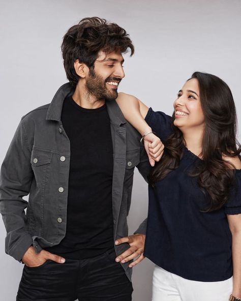 @kartikaaryan strikes a pose with his sister on the occasion of #RakshaBandhan. #HappyRakshaBandhan Bro And Sis Poses, Bro Sister Photography, Photo Pose For Brother And Sister, Photo Ideas For Brother And Sister, Pics With Brother And Sister, Photo Poses For Brother And Sister, Photo Pose With Brother, Brother Sister Photo Pose, Photo Ideas With Brother