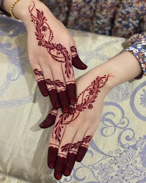 Inai Kahwin Simple, Henna Tunang Simple, Inai Tunang Simple, Simple Henna Wedding, Inai Pengantin Simple Merah, Inai Pengantin Simple, Red Mehendi Designs, Simple Wedding Henna Designs, Henna Wedding Maroon