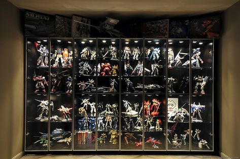 Gunpla Display, Action Figure Display Case, Ikea Detolf, Toy Collection Display, Display Cabinet Design, Nerd Home, Home Bar Rooms, Model Display, Action Figure Display