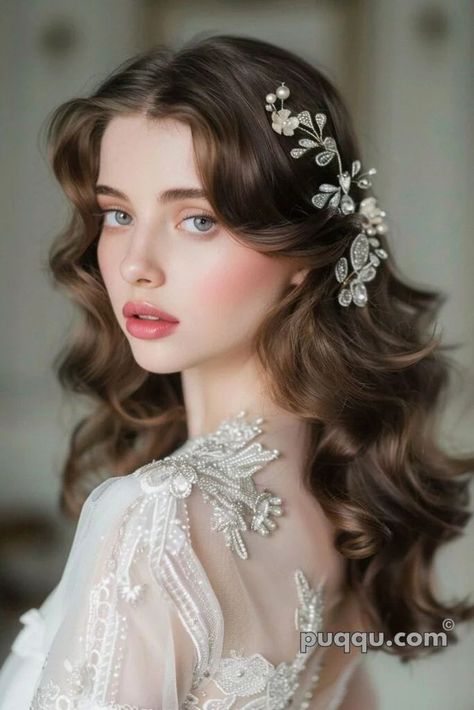 Wedding Hairstyles For Long Face, 2024 Wedding Hair, Soft Romantic Wedding Hair, Angelic Hairstyles, Flower Hairstyles, Vintage Wedding Hairstyles, Wedding Hairdo, Makeup Pengantin, Bridal Hair Inspiration