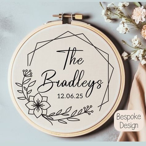 Custom Wedding Names Hand Embroidery Pattern - Personalized Wedding Embroidery PDF- Modern Wedding Wreath - Embroidery Engagement Gift Idea Engagement Hand, Wedding Hoop, Wedding Embroidery, Wedding Wreaths, Wedding Name, Hand Embroidery Pattern, Hoop Art, Embroidery Inspiration, Engagement Gifts