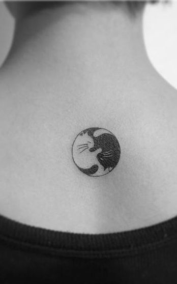 #tattoos #tattooideas #cats #cattattoo #yingyang #yingyangtattoos Simbolos Tattoo, Playground Tattoo, Yin En Yang, Octopus Tattoos, Shape Tattoo, Muster Tattoos, Inspiration Tattoos, Cat Tattoo Designs, Парные Тату