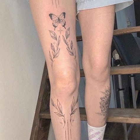 leg tattoos Miniature Tattoos, Vine Tattoos, Leg Tattoos Women, Knee Tattoo, Aesthetic Tattoo, Dainty Tattoos, Dream Tattoos, 문신 디자인, Elegant Tattoos