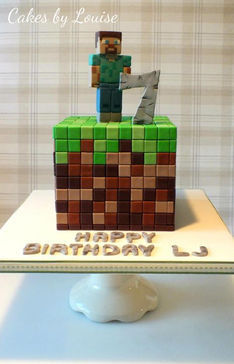 This was made for my adorable little man who’s just turned 7! There only seemed one obvious choice for his birthday cake as he is the worlds biggest minecraft fan :) This cake was definitely a labour of love!! Maincraft Cake, Minecraft Cake Cupcakes, Minecraft Blueprint, Pastel Minecraft, Minecraft Cake Designs, Minecraft Cakes, Bolo Minecraft, Minecraft Bday, Cake Minecraft