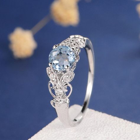 Pretty Items, Cute Promise Rings, Art Deco Flower, Twig Art, Pretty Engagement Rings, Dream Rings, Engagement Ring Antique, March Birthstone Ring, Cute Engagement Rings