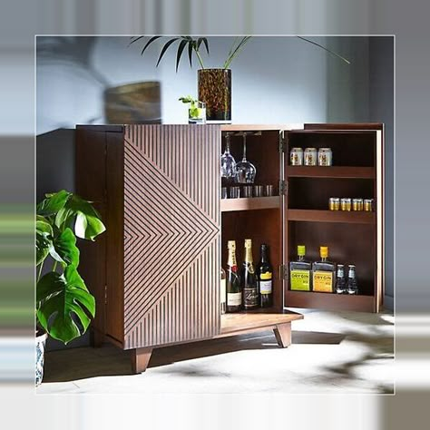 Alcohol Cabinet, Cocktail Cabinets, Display Sideboard, Home Bar Cabinet, Bar Sala, Cocktail Cabinet, Bar Designs, Home Bar Designs, Drinks Cabinet