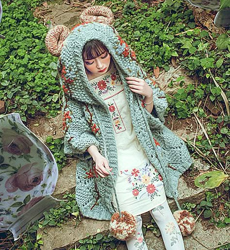 Coat Inspiration, 일본 패션, Mori Fashion, Fair Isles, Stil Boho, Spring Coat, Spring Sweater, Knitted Coat, Mori Girl