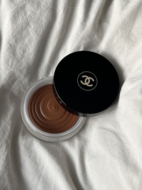 Chanel les beiges healthy glow bronzing cream 💄 Chanel Bronzer Aesthetic, Chanel Bronzer, Les Beiges Chanel, Chanel Les Beiges Healthy Glow, Chanel Cream, Cream Bronzer, Chanel Les Beiges, Chanel Beauty, Makeup Brands