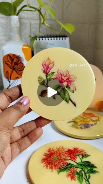 Mdf Coasters Diy, Resin On Acrylic Painting, Resin Over Decoupage, Resin On Mdf Board, Mdf Coasters Painting, Mdf Painting Ideas, Painted Coasters Diy, Varnishing Acrylic Paintings, Resin Coasters Ideas