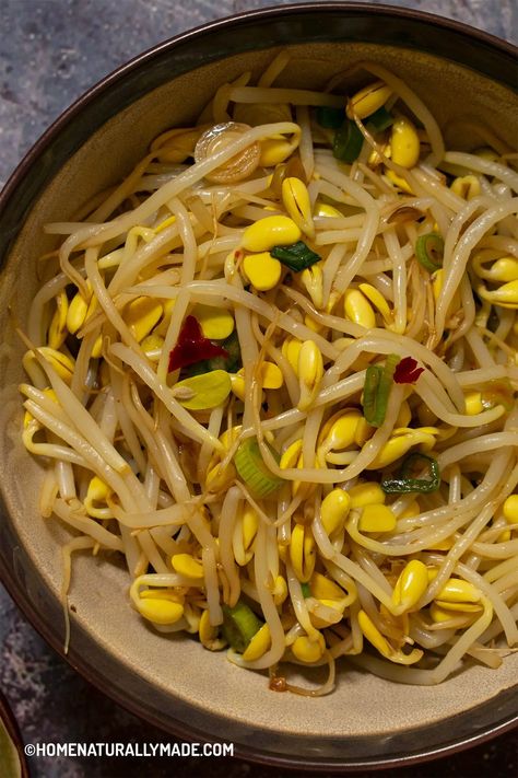 Soybean Sprouts Salad Recipe {Asian Fusion} Sprouted Soybeans, Soybean Sprouts, Salad Asian, Asian Fusion Recipes, Fusion Recipes, Pork Noodles, Sprouts Salad, Asian Fusion, Tasty Healthy