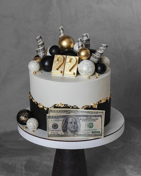 18th Birthday Cake Decorations, Money Theme Cake For Men, Guys Cake Ideas, Mens Cake Design, Theme Cakes For Men, Cakes For Guys Birthday, Cake Money Design, Boys Cake Designs Birthday, 22 Birthday Cake Men