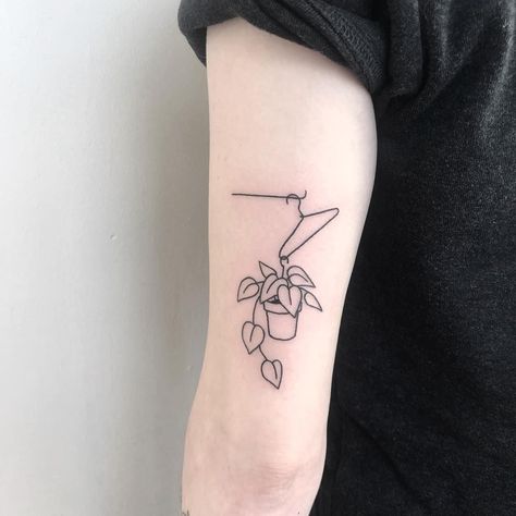 Hanging Plant Tattoo, Reference Tattoo, Tree Tattoo Designs, Plant Tattoo, Gorgeous Tattoos, Friendship Tattoos, Hanging Plant, Tree Tattoo, Simplistic Tattoos