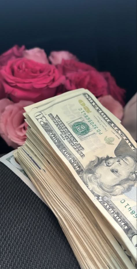 Life Goals Future, Money Vision Board, Money Girl, Mo Money, Vision Board Photos, Dream Vision Board, Money Stacks, Money Pictures, Money On My Mind