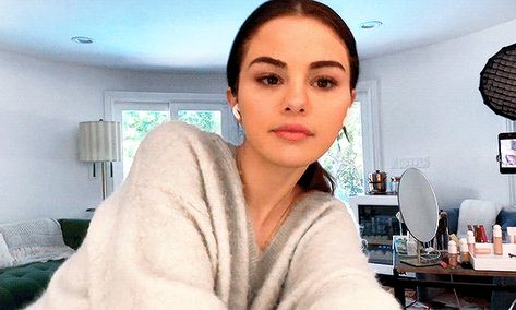 Selena Gomez Gifs, Starks Daughter, Latina Artists, Selena Gomez Icons, Selena Gomez Gif, Gif Icons, Merrell Twins, Look At Her Now, Selena Gomez Cute