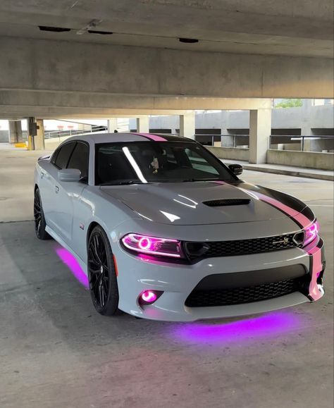 Grey And Pink Dodge Charger, Grey Dodge Charger With Pink, Grey And Pink Hellcat, Pink Srt Hellcat, Srt Dodge Charger, Cars Dodge Charger, Dodge Charger Hellcat Interior, Hellcat Wrap Ideas, Custom Wrapped Cars