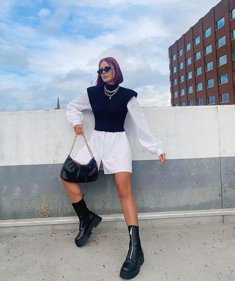 Fleabag Fashion, Large Shirt Outfit Women, Oversized Shirt Dress Outfit, How To Style A Shirt Dress, Black Long Sleeve Shirt Outfit, Style A Shirt Dress, Street Style Oversized, Long Sleeve Shirt Outfits, School Ootd