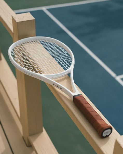 Aesthetic Tennis Racket, Tennis Racket Aesthetic, Tennis Photography, Tennis Aesthetic, Tennis Party, Wellness Club, Tennis Shop, Tennis Club, Tennis Clubs