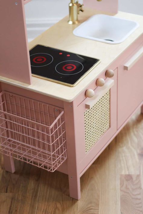 Kids Play Kitchen Organization, Kids Kitchen Storage, Diy Play Kitchen Accessories, Play Kitchen Storage, Ikea Kitchen Hack Kids, Ikea Kids Kitchen Hack, Ikea Play Kitchen Makeover, Ikea Toy Kitchen, Play Kitchen Hack