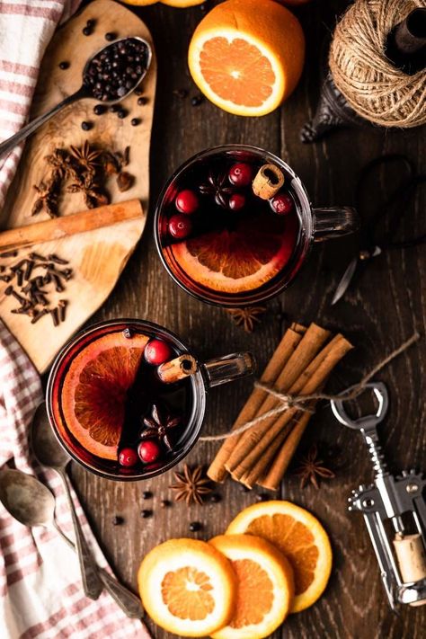 Spiced Mulled Wine Recipe, Spiced Wine Recipe, Warm Wine, Mulled Wine Recipe, Spiced Drinks, Spiced Wine, Boozy Brunch, Cocktail Serving, Christmas Spices