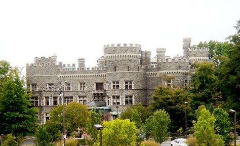 Grey Towers Castle, Philadelphia Arcadia University, American Castles, Philly Style, Alnwick Castle, Secret Passages, Famous Castles, Castle House, Philadelphia Museum Of Art, Gilded Age