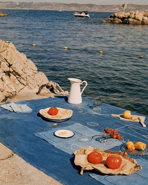 Mediterranean Aesthetic, Tove Jansson, Annie Leibovitz, Italian Summer, Summer Feeling, Summer Dream, Foto Inspiration, European Summer, Bari