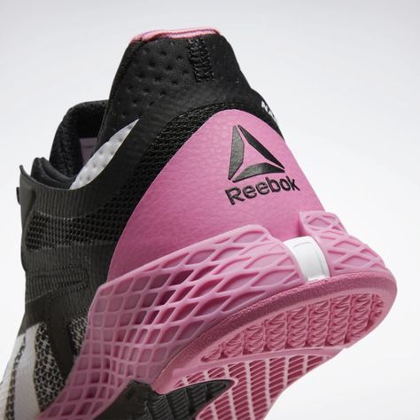 Reebok has launched the 10th iteration of their CrossFit training shoe. Crossfit Outfit Women, Cross Training Shoes Women, Crossfit Gifts, Workout Gear For Women, Crossfit Wods, Crossfit Clothes, Crossfit Wod, Crossfit Shoes, Crossfit Training