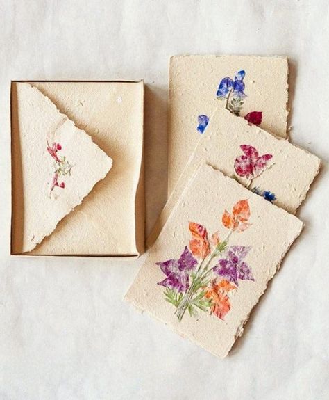 Creative Gift Ideas For Best Friend, Handmade Wedding Gift, Gifts For Artists, Pressed Flower Crafts, African Crafts, Different Artists, Handmade Fair, Stationary Set, Seed Paper