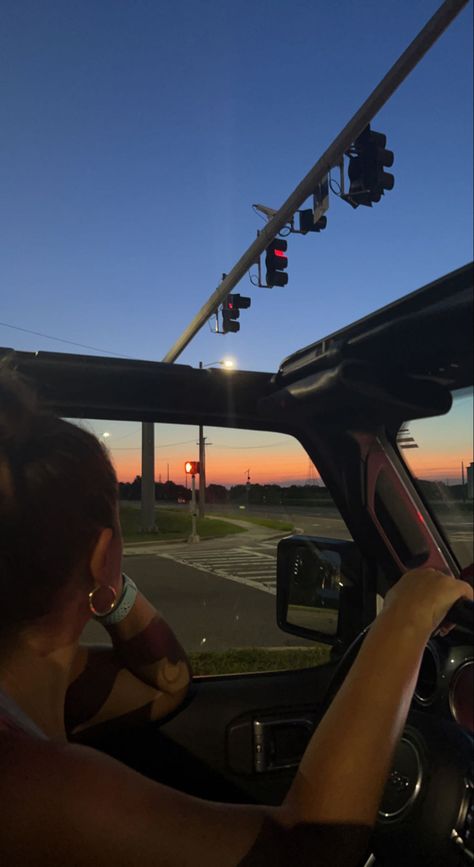 Top Off Jeep, Fall Jeep Aesthetic, Jeep Summer Aesthetic, Inside Jeep Aesthetic, Aesthetic Jeep Interior, Jeep Aesthetic Summer, Jeep Girl Aesthetic, Tan Jeep Wrangler, Bronco Aesthetic