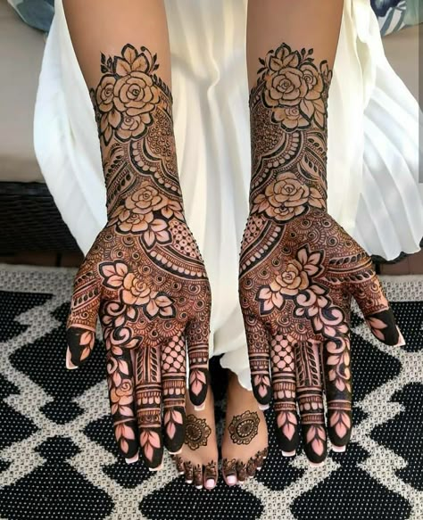 Mehndi Designs Finger, Mehndi New, Henna Hand Designs, Rajasthani Mehndi, Rajasthani Mehndi Designs, Front Mehndi Design, Khafif Mehndi Design, मेहंदी डिजाइन, Rose Mehndi Designs