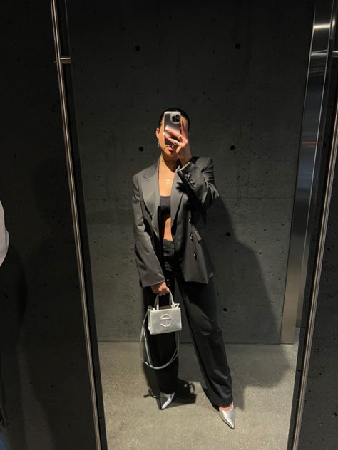 Telfar Bag Inside, Telfar Silver Bag, Metallic Bag Outfit Street Style, Telfar Mini Bag Outfit, Silver Bag Outfit Street Styles, Telfer Bag Outfits, Telfar Outfit Ideas, Chrome Bag Outfit, Gold Telfar Bag Outfit