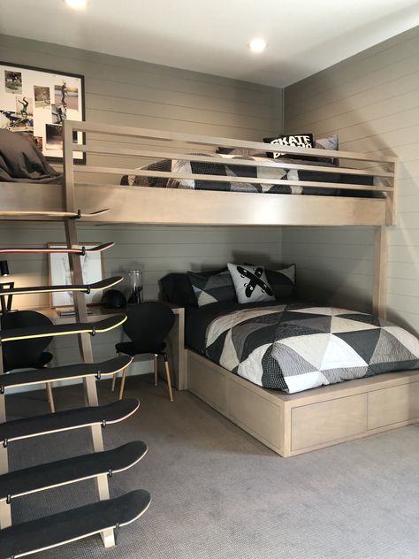 Bunk Beds Boys, Bunk Bed Rooms, Boys Shared Bedroom, Modern Bunk Beds, Bunk Beds Built In, Boys Bedroom Makeover, Desain Pantry, Built In Bunks, Desain Furnitur Modern