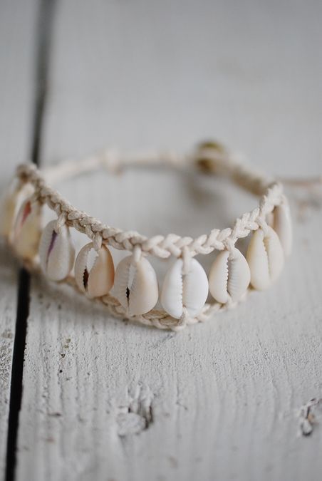 Macrame Navratri Jewellery, Bracelet With Shells, Sea Shell Bracelet, Accessory Aesthetic, Cowrie Shell Jewelry, Love Warriors, Seashell Jewelry, Handmade Fashion Jewelry, Shell Bracelet