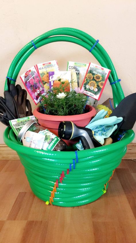 Garden themed silent auction basket Silent Auction Basket, Auction Gift Basket Ideas, Fundraiser Baskets, Theme Baskets, Silent Auction Baskets, Gardening Gift Baskets, Auction Basket, Christmas Gift Baskets Diy, Auction Baskets