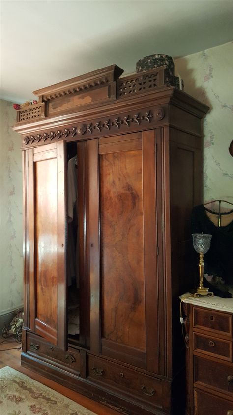 Wardrobe Antique Vintage, Dark Academia Closet Furniture, Old Wardrobe Aesthetic, Victorian Wardrobe Design, 1920s Wardrobe Furniture, Antique Wooden Wardrobe, Vintage Wooden Wardrobe, Dark Academia Wardrobe Furniture, Ornate Wardrobe