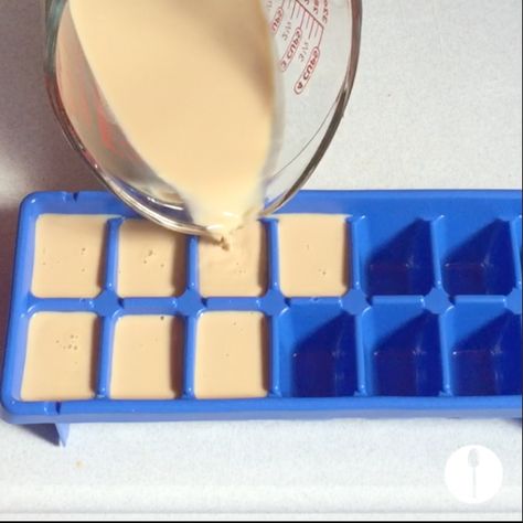 Coffee Ice Cubes Recipe, Ice Cube Tray Recipes, Ice Cube Recipe, Fancy Ice Cubes, Flavored Ice Cube, Flavored Ice Cubes, Fancy Ice, Flavored Ice, Coffee Vending Machines