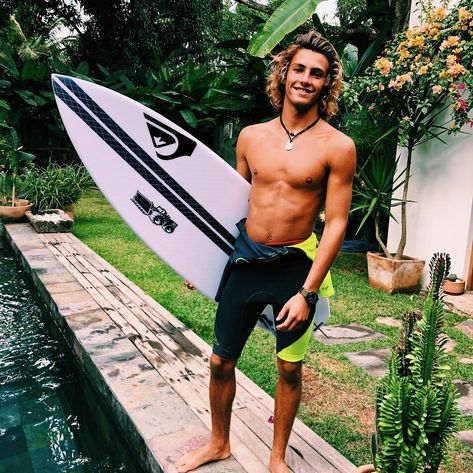 Marco Mignot on Instagram: “Who wants to go surfing with me ? @quiksilver” Marco Mignot, Surfer Guys, Surfer Boys, Girls Football Boots, Skater Boys, Character Inspiration Male, Skateboard Girl, Blonde Boys, Dear Future Husband