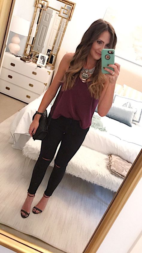 The necklace is a little chunky for my taste but the outfit style is cute Mums Night Out Outfits, Black Pants Date Night Outfit, Date Night Outfit Jeans Heels, Work Night Out Outfit, Jeans Heels Outfit Night Classy, Black Top Outfit Casual, Girlsnightout Outfits, Simple Night Out Outfit, Anniversary Date Outfit